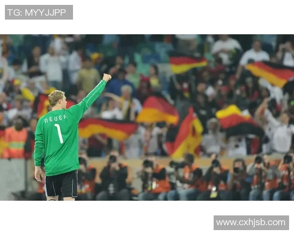 球场之星闪耀光芒 足球壁纸精选展现足坛传奇风采